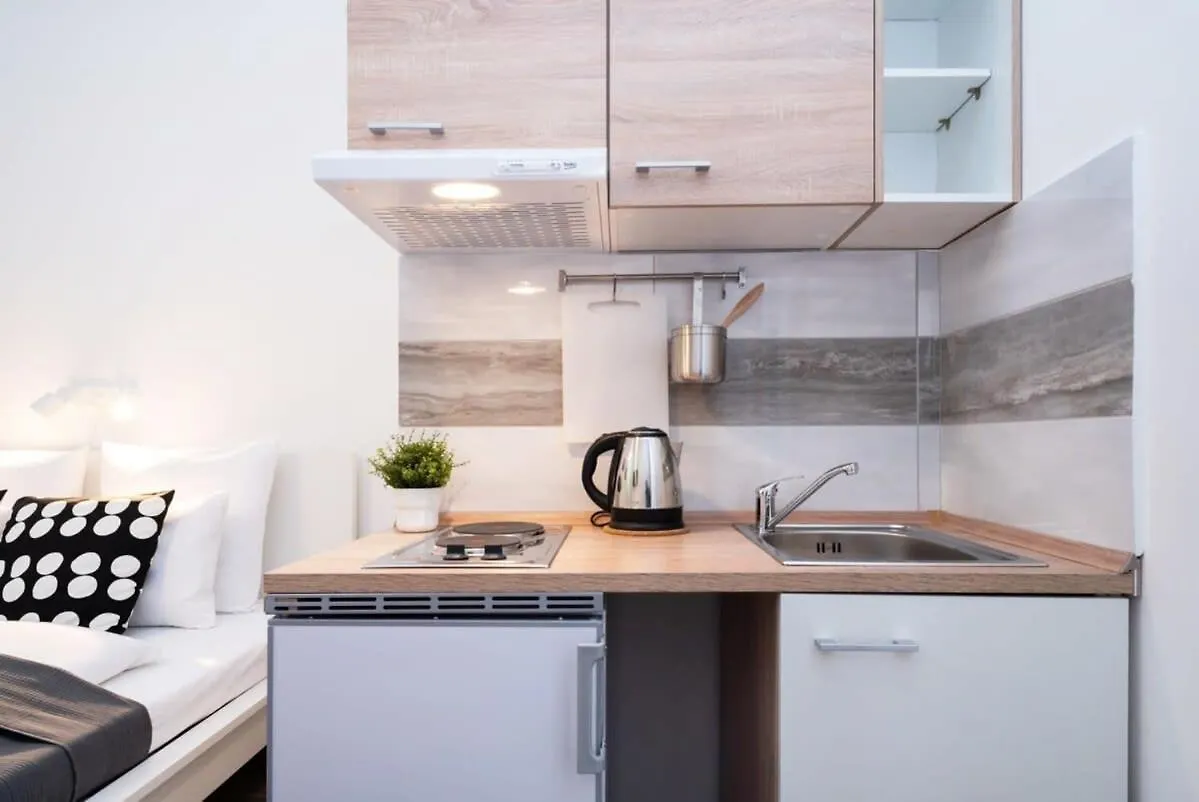 New Comfy Studio At Convenient Location Budapest Apartment